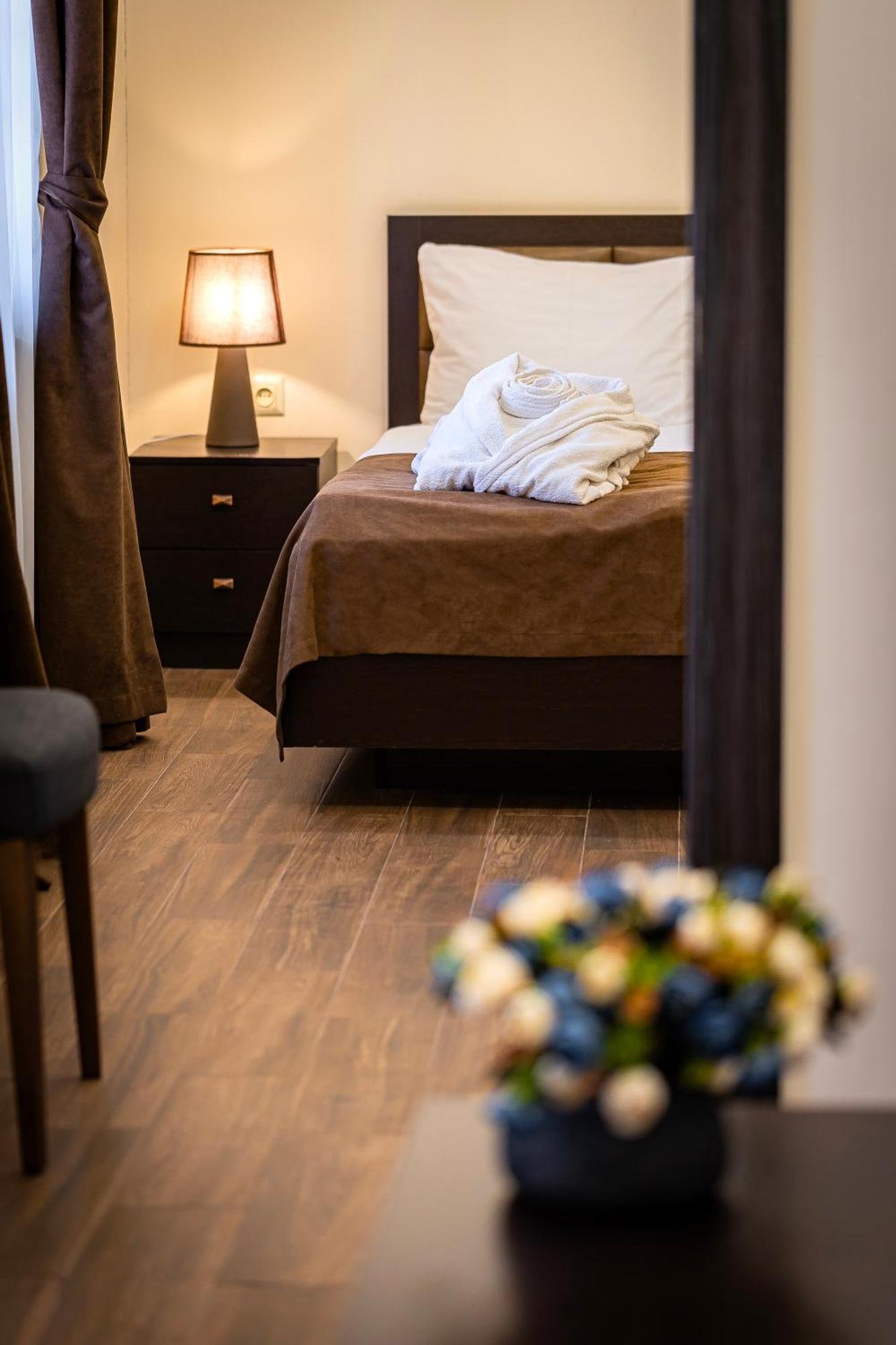 Boutique Living Hotel Erivan Exterior foto