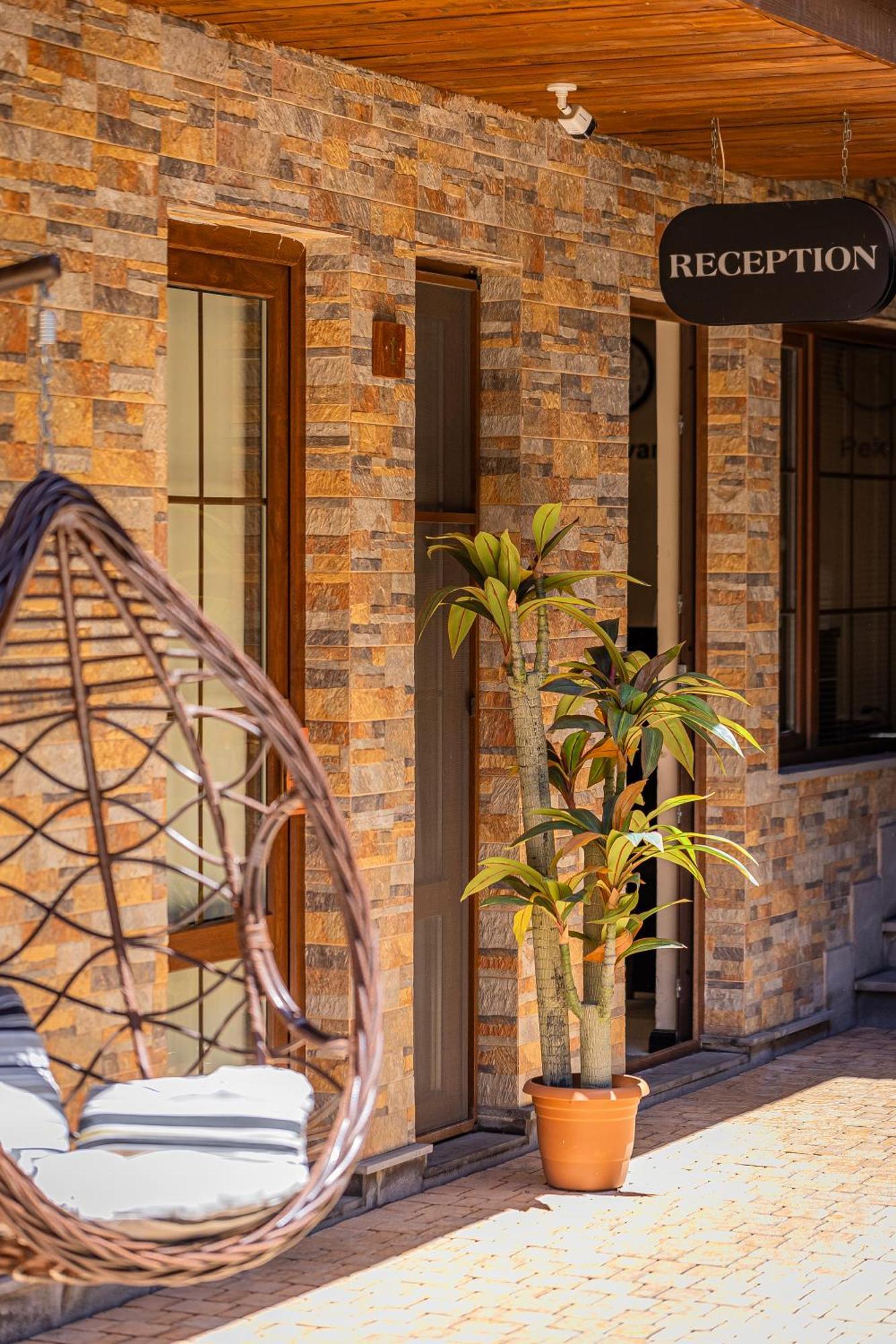 Boutique Living Hotel Erivan Exterior foto