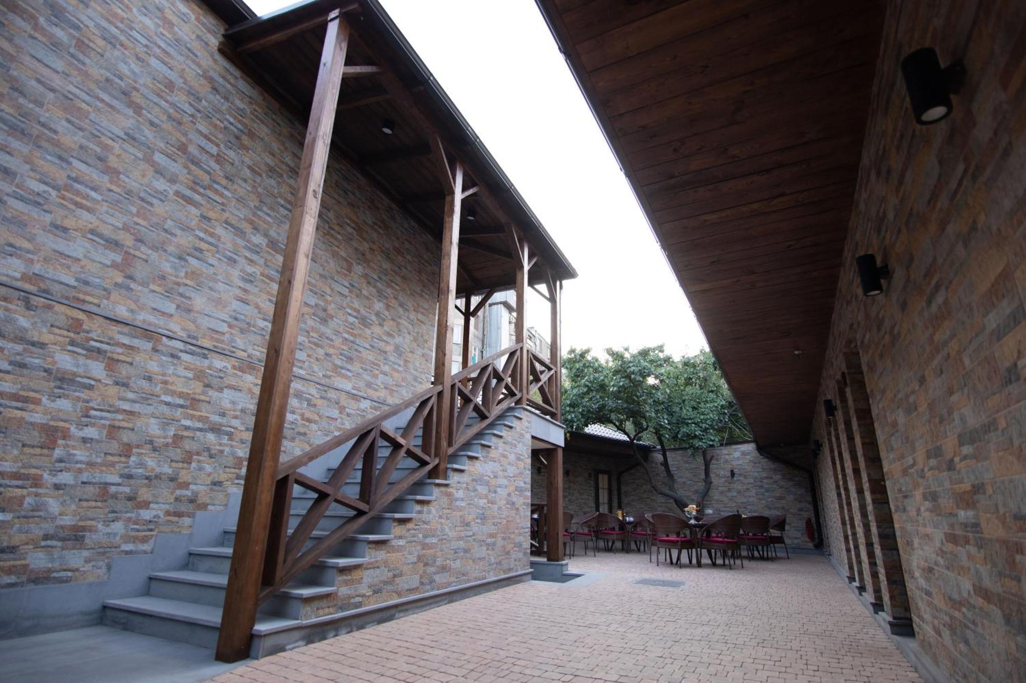 Boutique Living Hotel Erivan Exterior foto