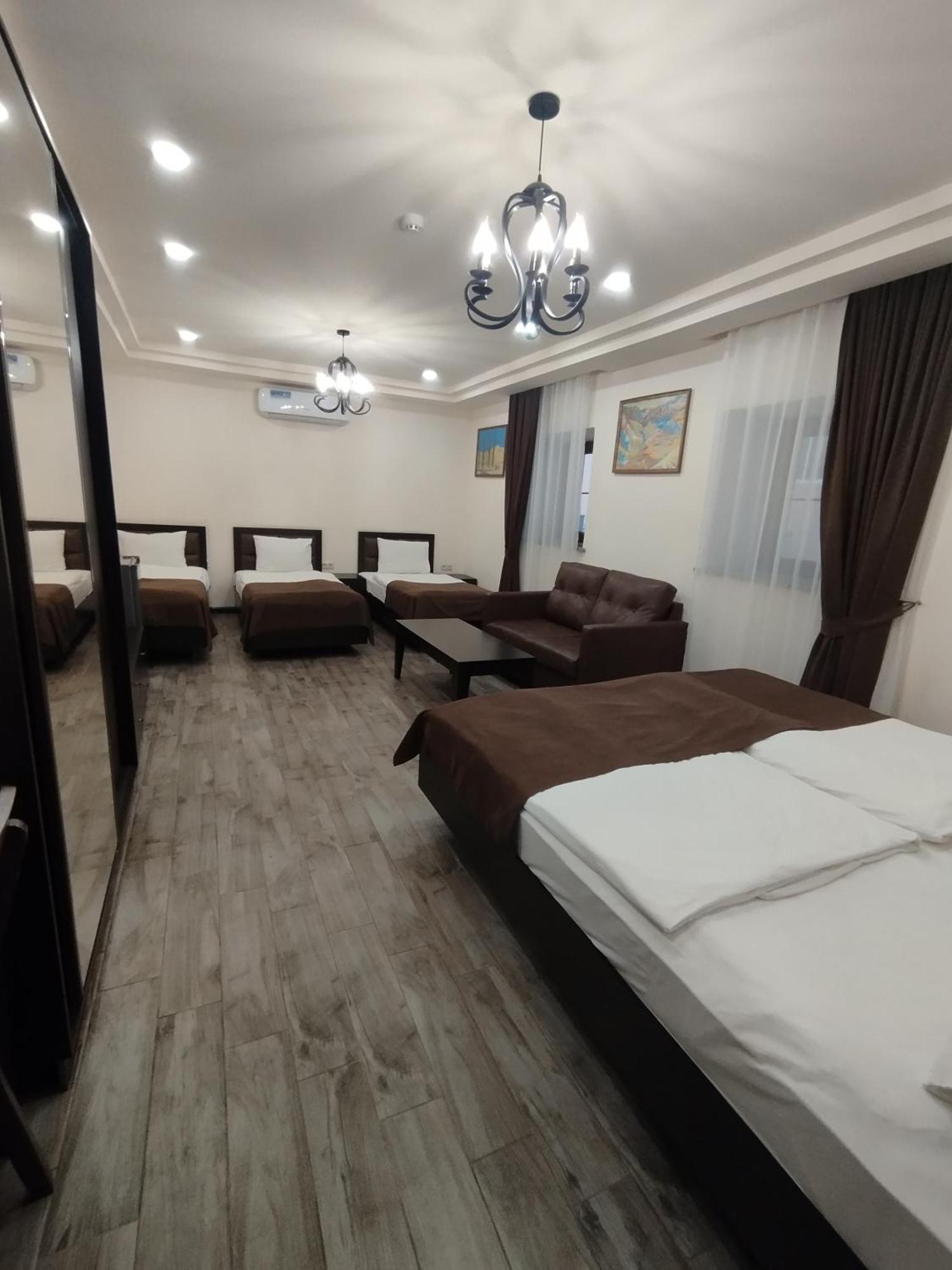 Boutique Living Hotel Erivan Exterior foto