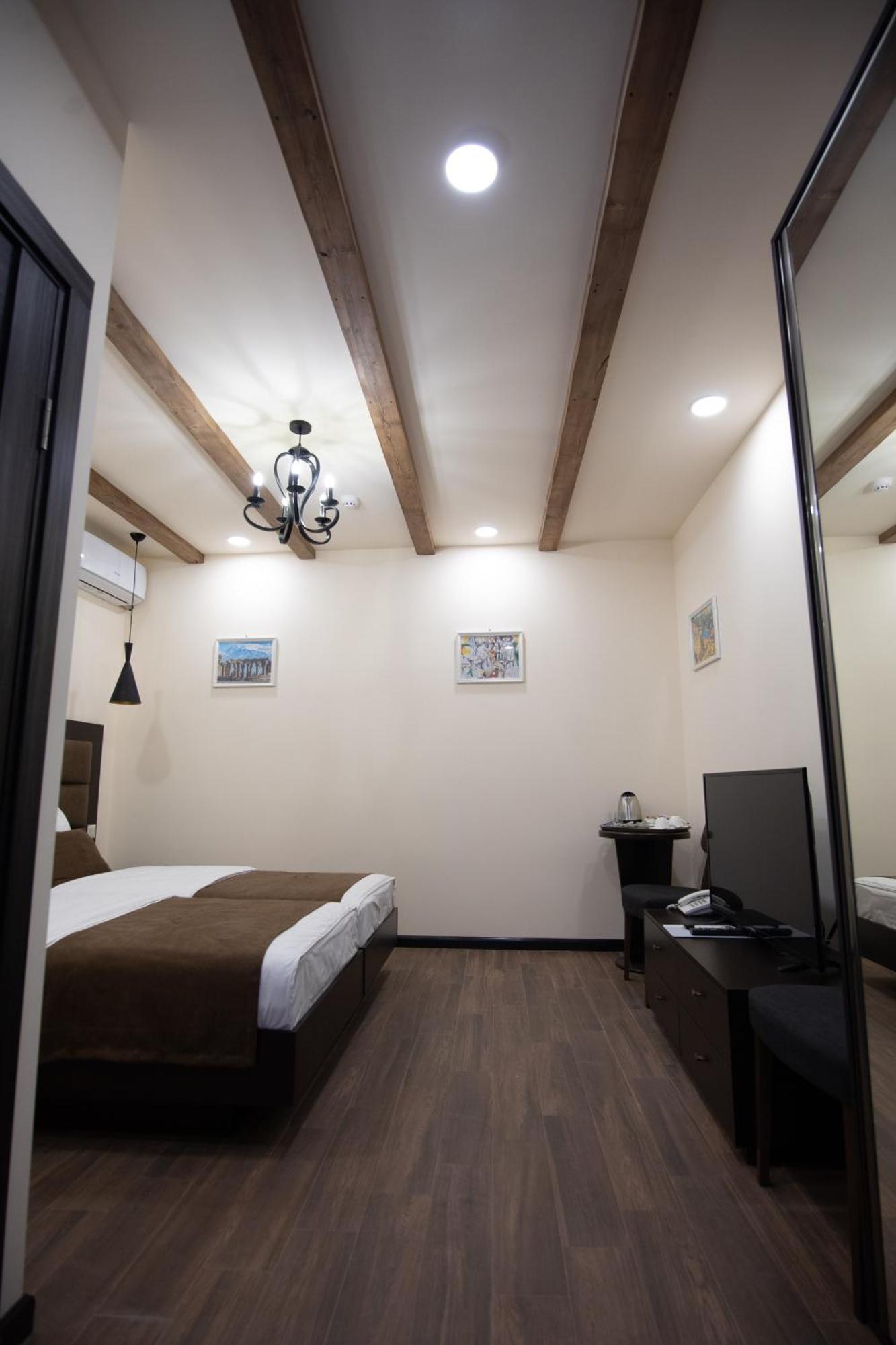 Boutique Living Hotel Erivan Exterior foto
