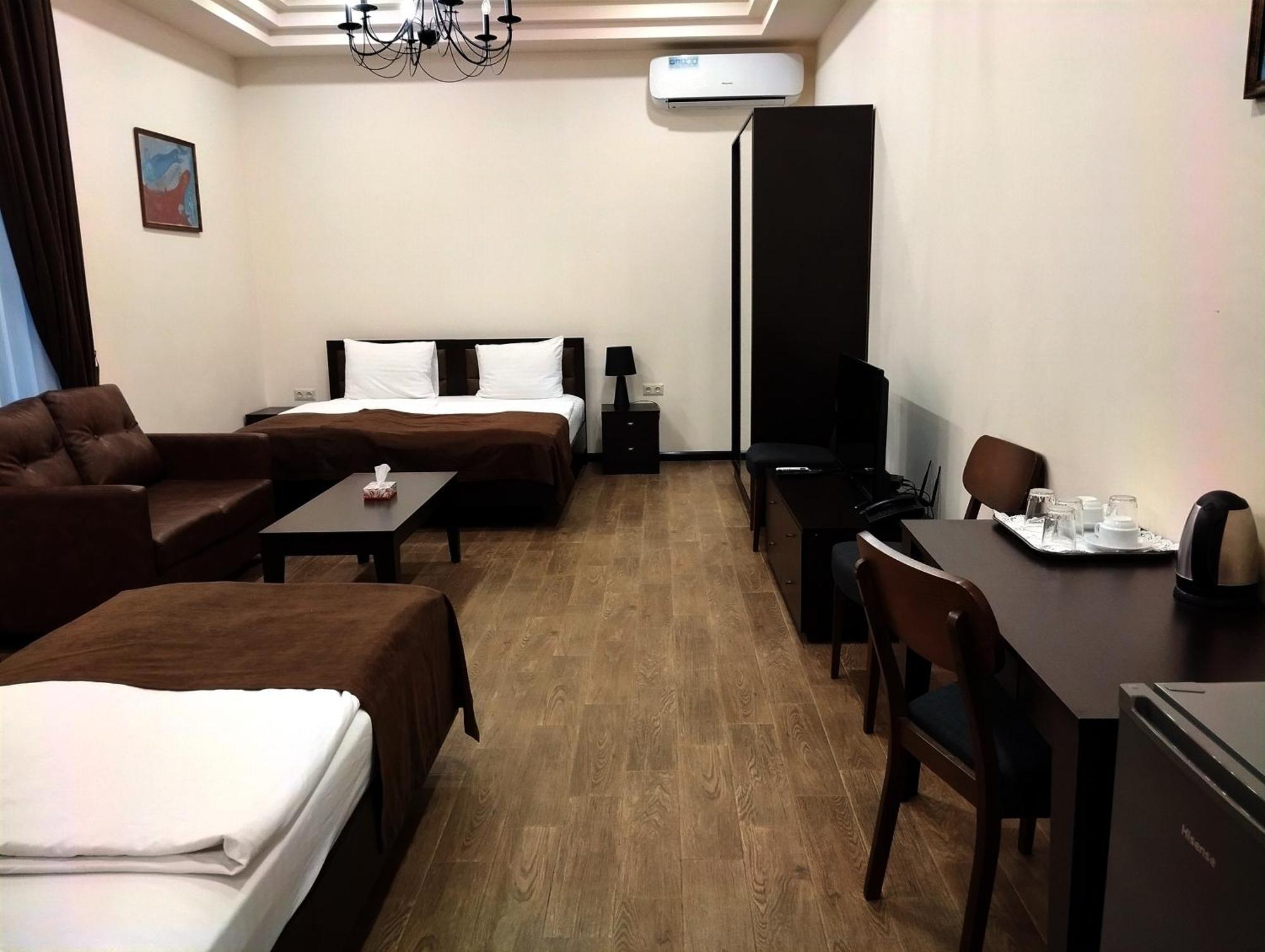 Boutique Living Hotel Erivan Exterior foto