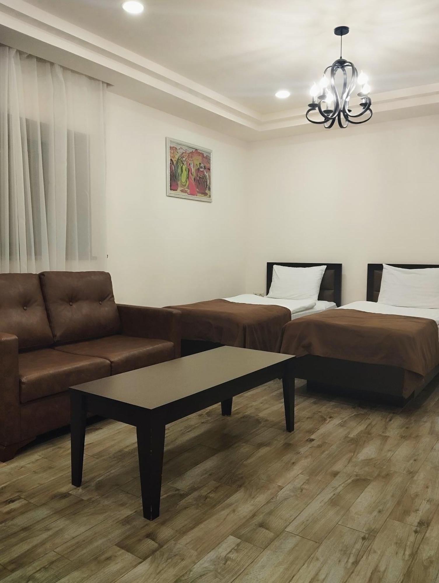 Boutique Living Hotel Erivan Exterior foto