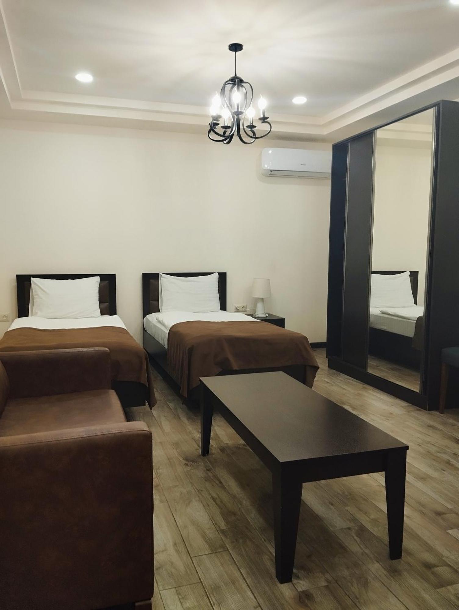 Boutique Living Hotel Erivan Exterior foto
